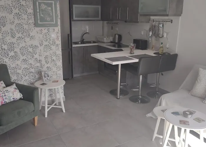 Irida Holiday Apartments
