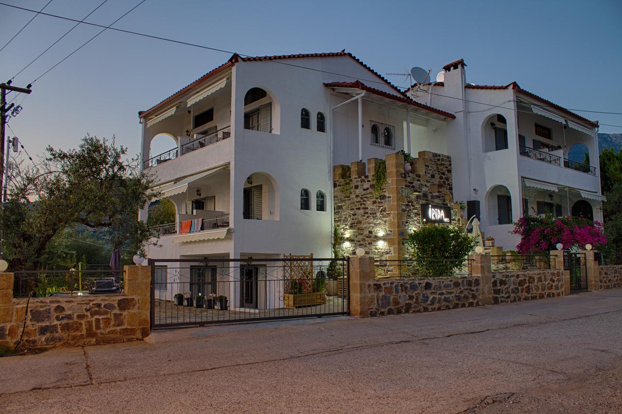 Irida Apartahotel *