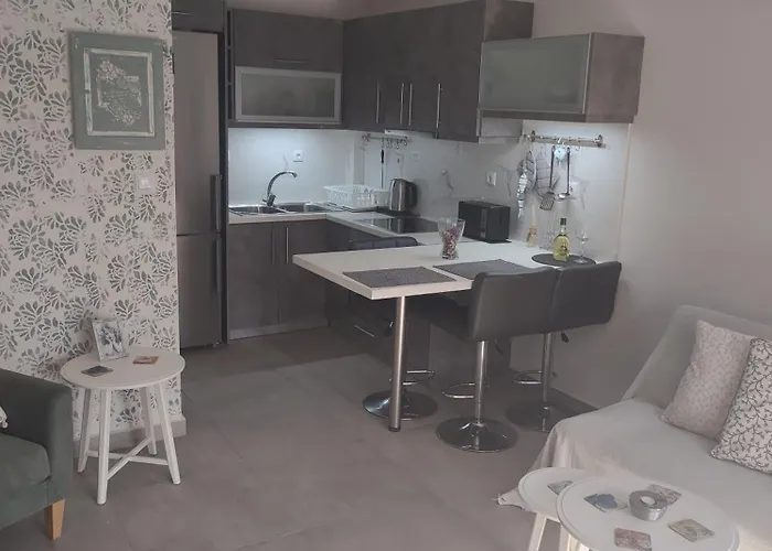 Irida Holiday Apartments
