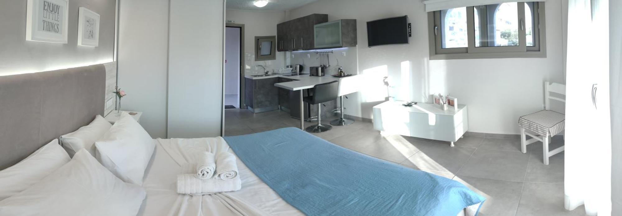 Irida Aparthotel Stoupa